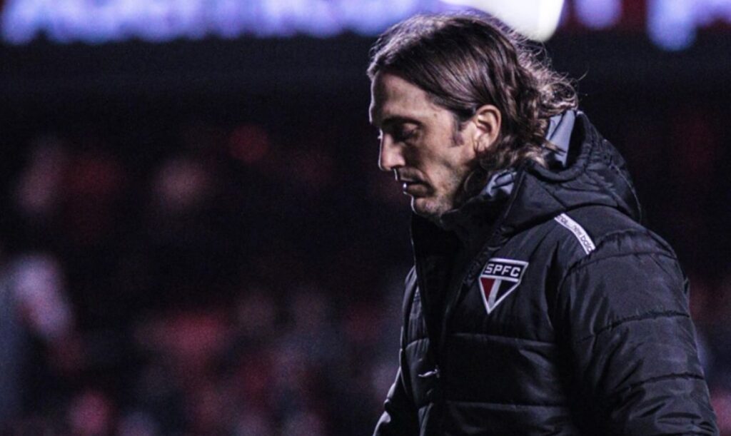 Zubeldia é o técnico do São Paulo FC. Foto: Reprodução.