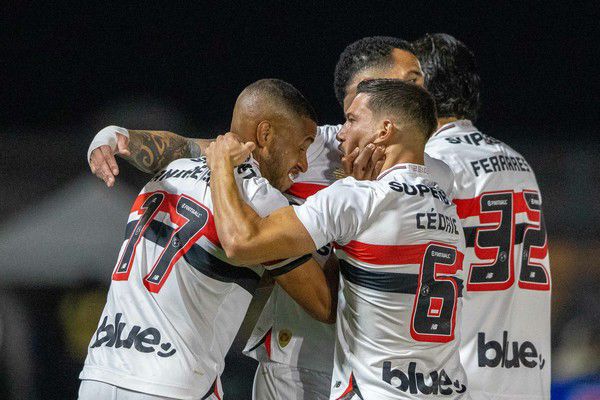 Gol de André Silva em Bragantino x São Paulo — Foto: Joisel Amaral/AGIF