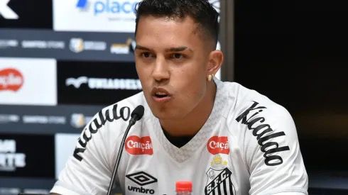 Igor Vinicius foi apresentado ao Santos. Foto> Raul Baretta.