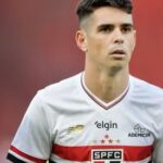 Oscar em ação com a camisa do São Paulo. Foto: Reprodução.