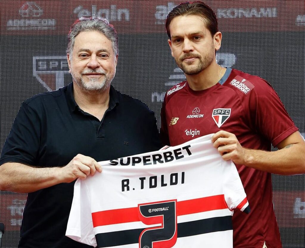 Rafael Tolói é oficialmente apresentado no São Paulo FC. Foto: Divulgação/SPFC