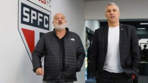 Belmonte e Hernan Crespo nos bastidores do São Paulo FC. Foto: Miguel Schincariol
