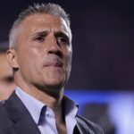 Hernán Crespo, técnico do São Paulo, durante partida do campeonato do Brasileirão (Foto: Ettore Chiereguini/AGIF)