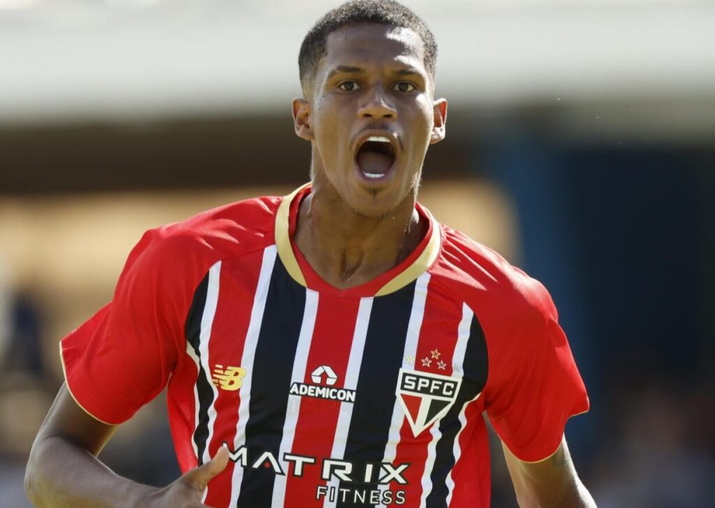 Isaac em ação com a camisa do São Paulo FC na Copinha. Foto: Reprodução.