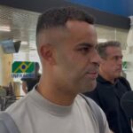 Alisson durante entrevista. Foto: Reprodução.