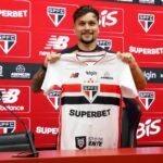 Artur foi oficialmente apresentado no São Paulo. Foto: Rubens Chiri