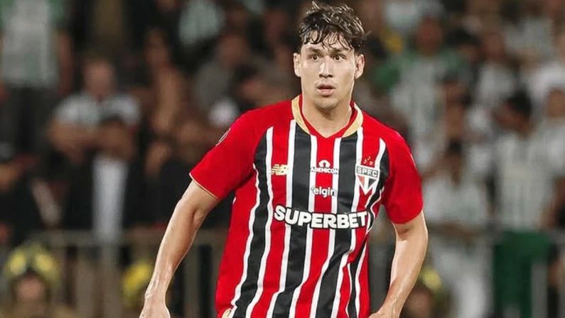 ferr Ferraresi em ação com a camisa do São Paulo FC. Foto: Rubens Chiri.