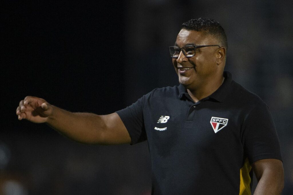 trm Roger Machado é quem comanda o São Paulo em 2026. Foto: Rubens Chiri.
